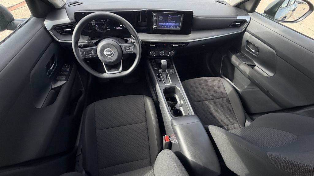 Used 2025 Nissan Kicks S FWD image 13