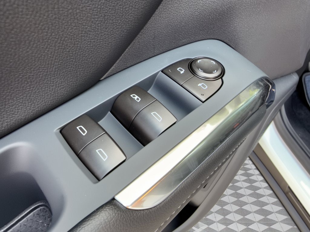 New 2027 Chevrolet Traverse LT FWD image 15