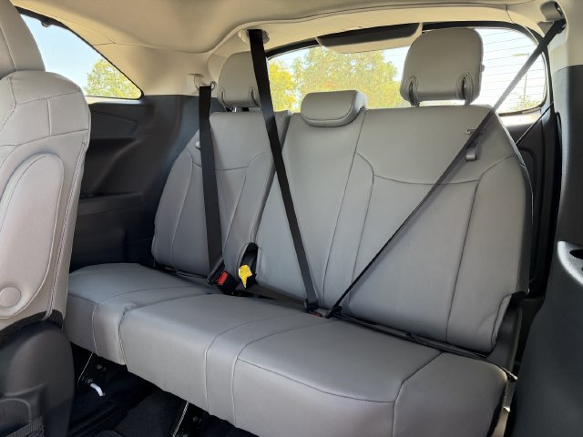 New 2026 Toyota Sienna XLE FWD image 27
