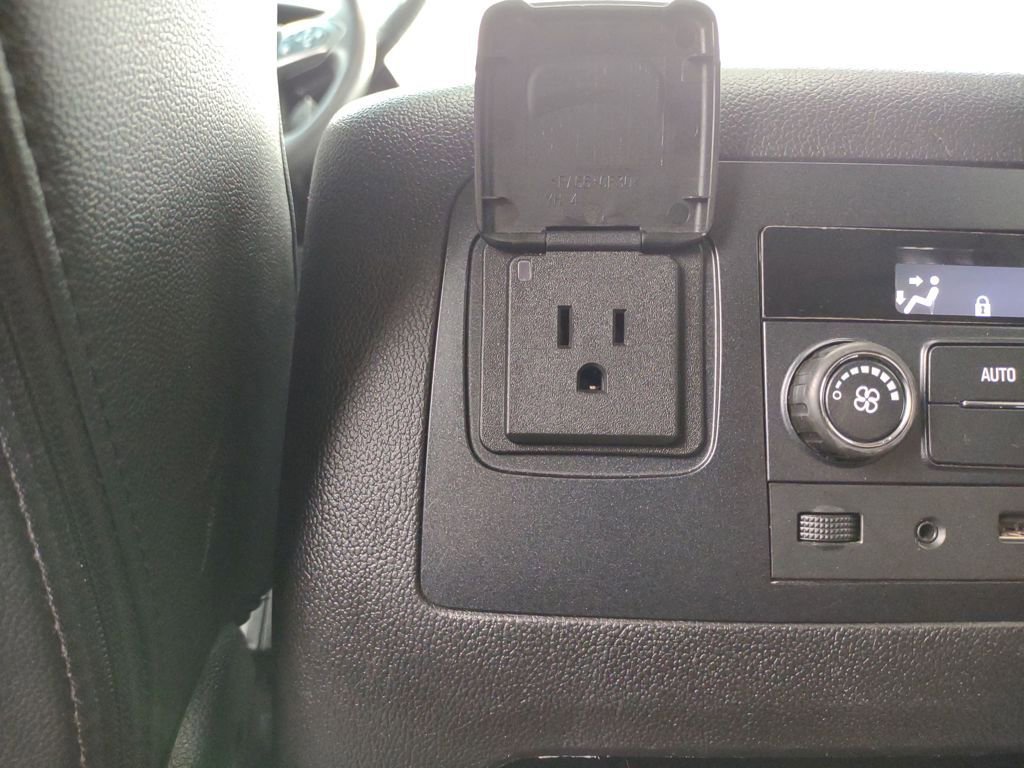 Used 2017 Chevrolet Suburban LT image 19