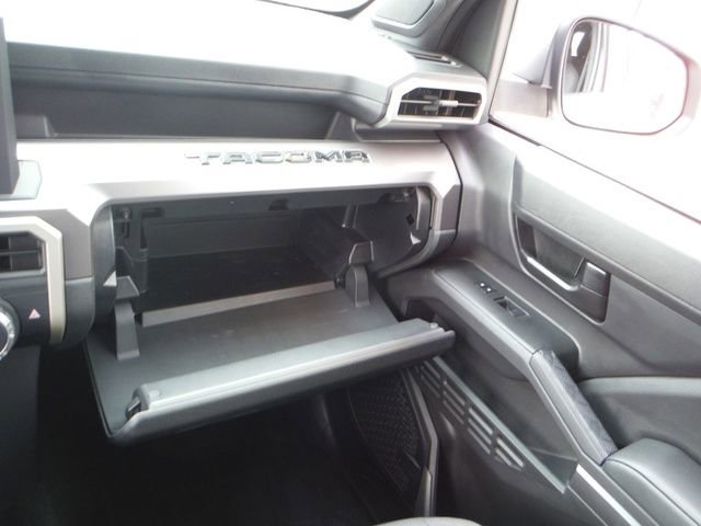 Used 2024 Toyota Tacoma SR5 AWD/4WD image 34