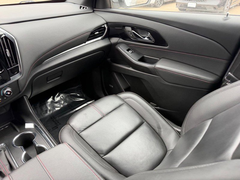 Used 2023 Chevrolet Traverse RS image 19