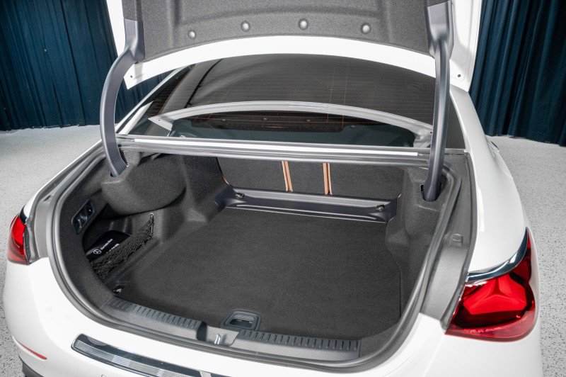 New 2026 Mercedes-Benz E 350 4MATIC Sedan image 6