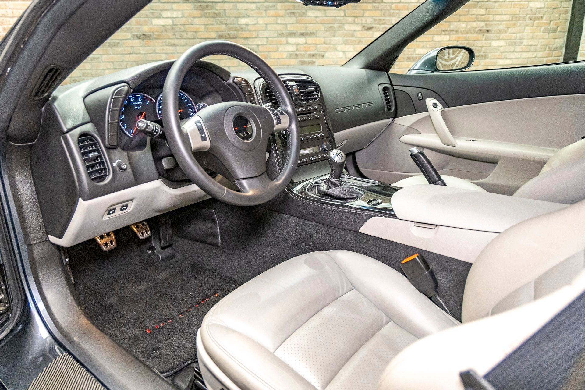 Used 2011 Chevrolet Corvette Grand Sport w/ Preferred Equipment Group RWD image 34