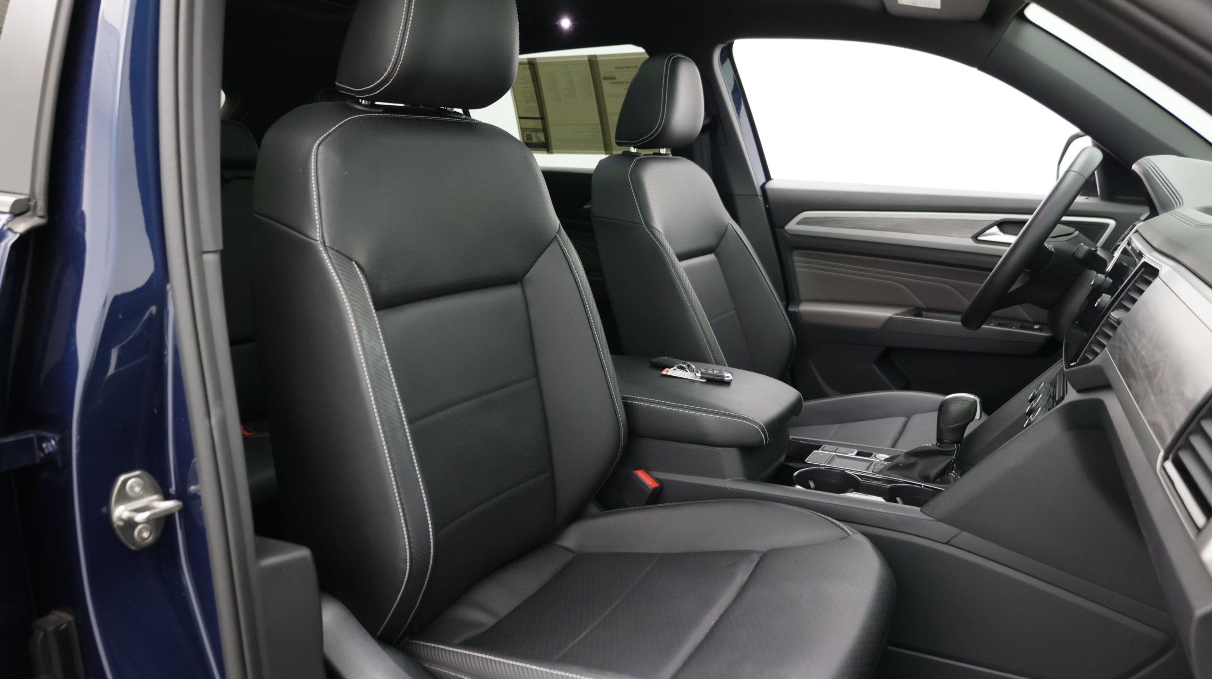 Used 2023 Volkswagen Atlas Cross Sport SE w/ Panoramic Sunroof Package FWD image 36