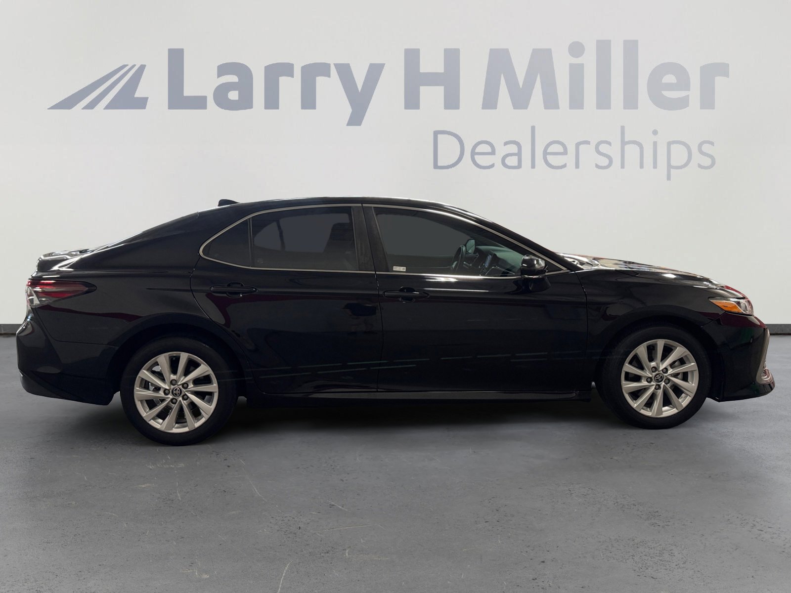 Certified 2023 Toyota Camry LE FWD image 6