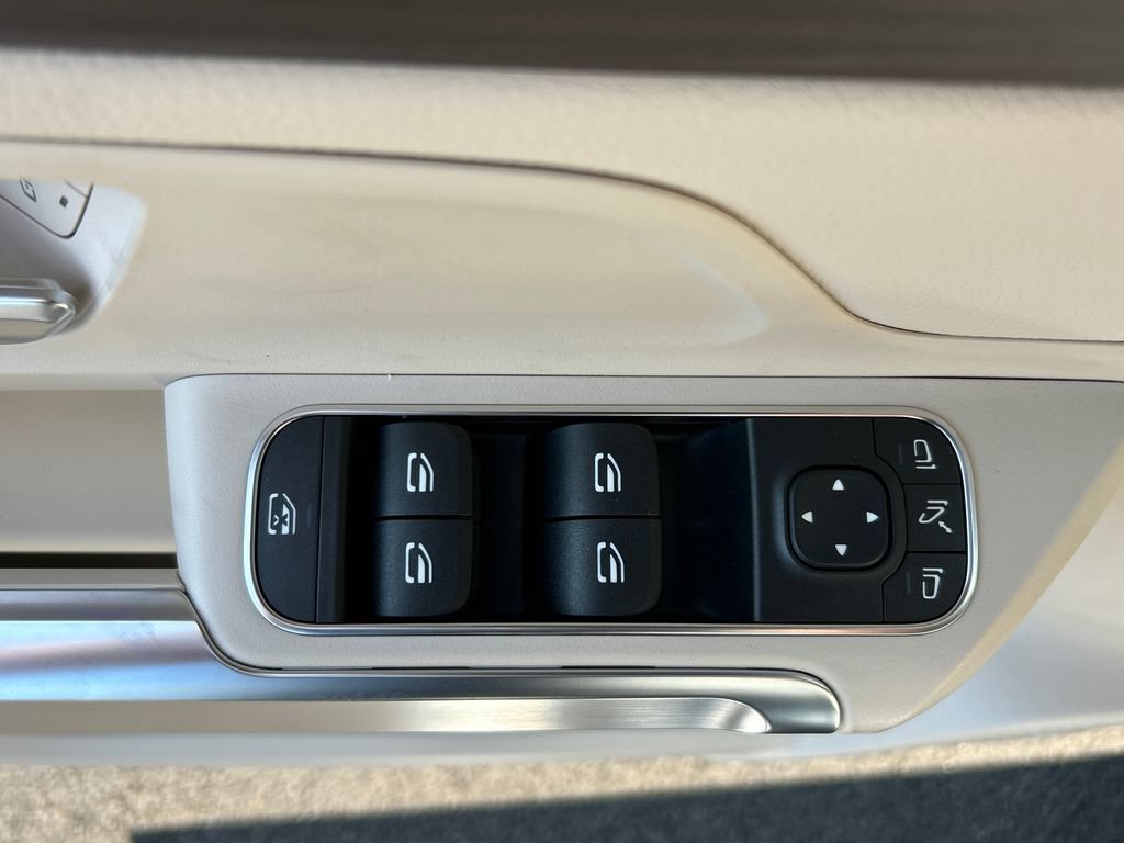 New 2026 Mercedes-Benz GLB 250 4MATIC image 12