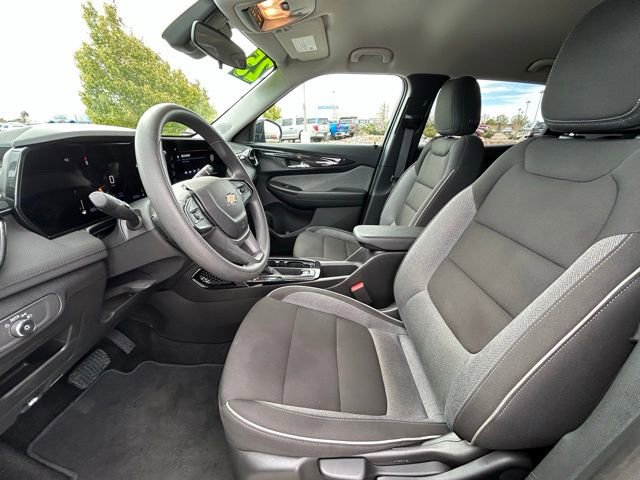 Used 2025 Chevrolet TrailBlazer LT AWD/4WD image 9