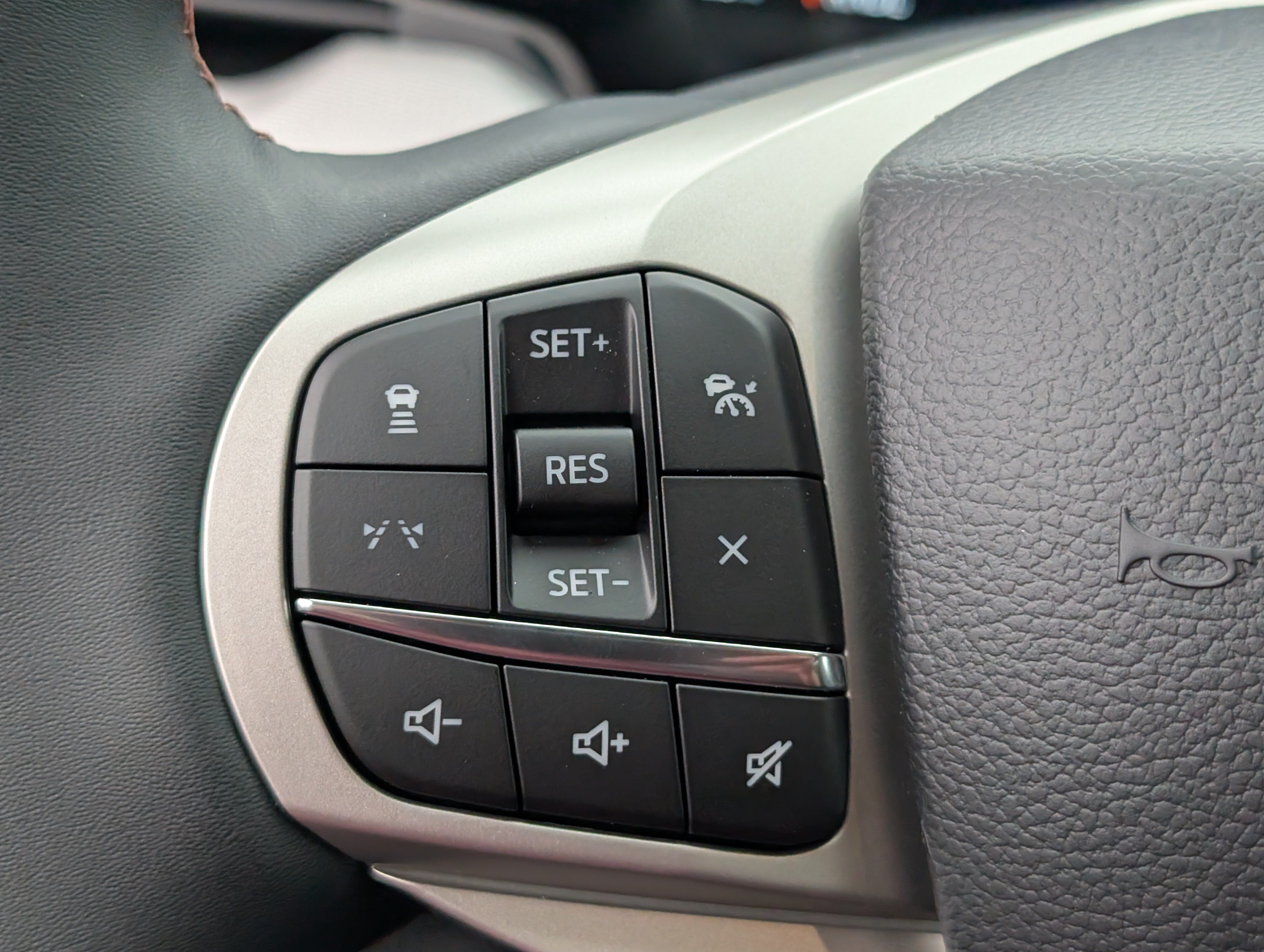New 2026 Ford Explorer Active RWD image 20
