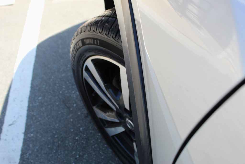 Used 2020 Nissan Kicks SV FWD image 29