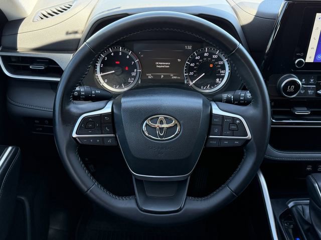 Used 2023 Toyota Highlander LE image 13