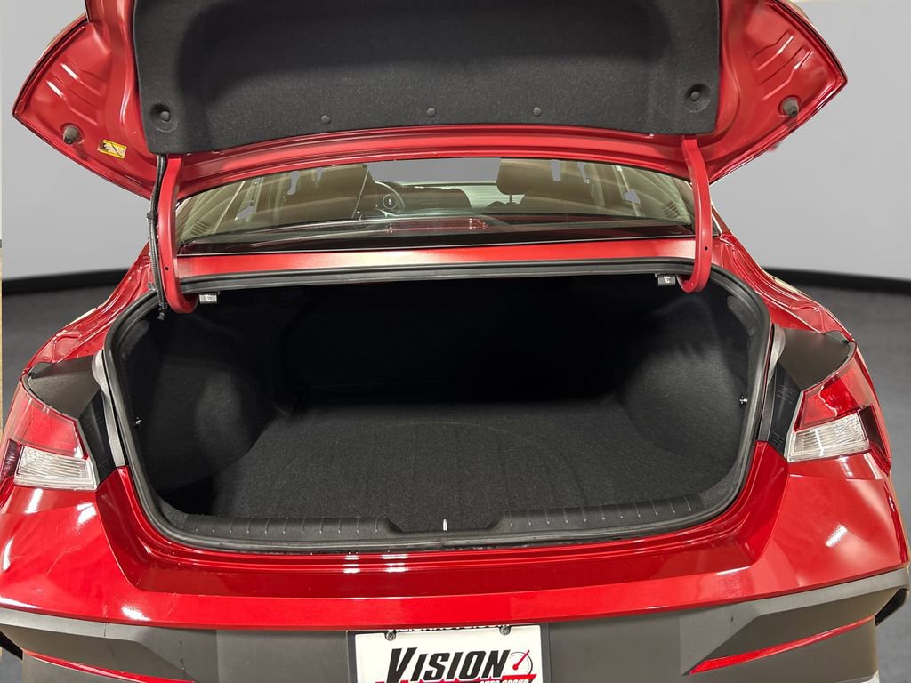 Used 2024 Hyundai Elantra SEL image 11