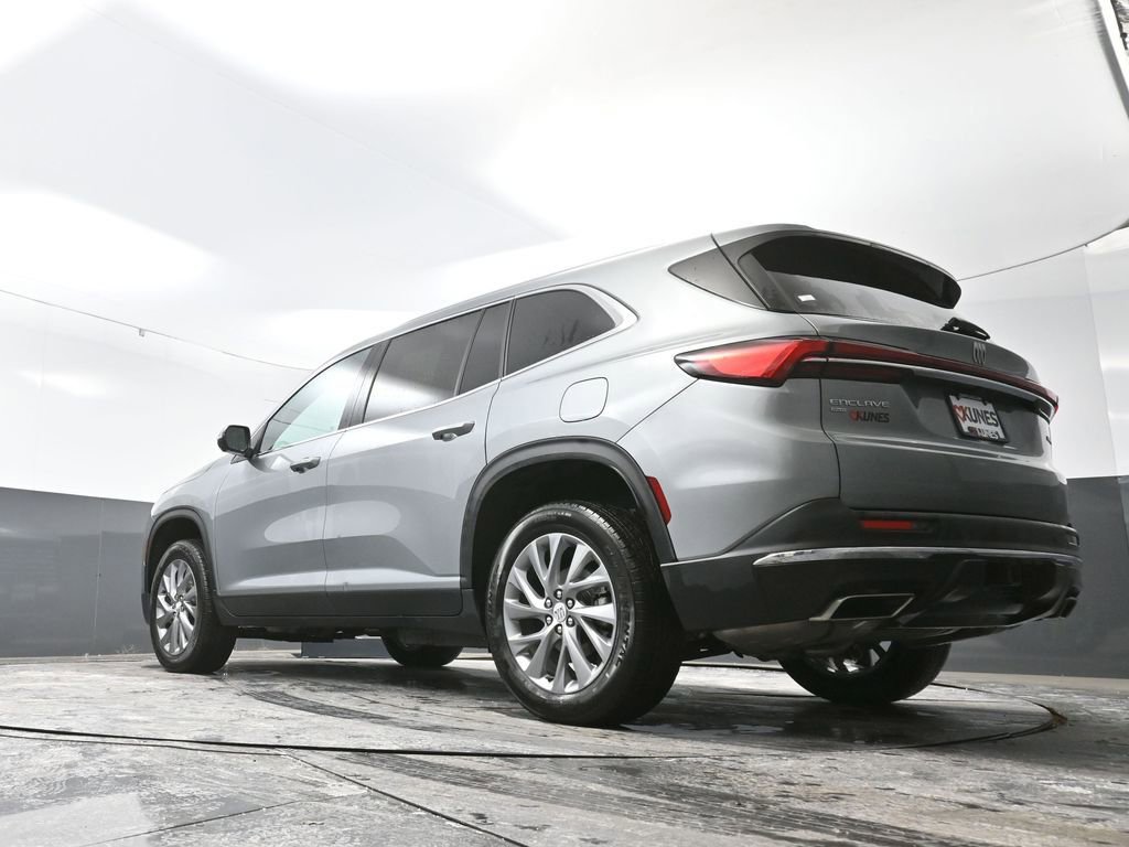 Used 2025 Buick Enclave Preferred w/ Power Package image 61