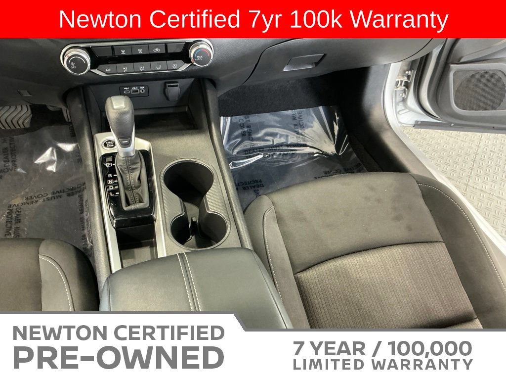 Used 2025 Nissan Altima 2.5 SV FWD image 12