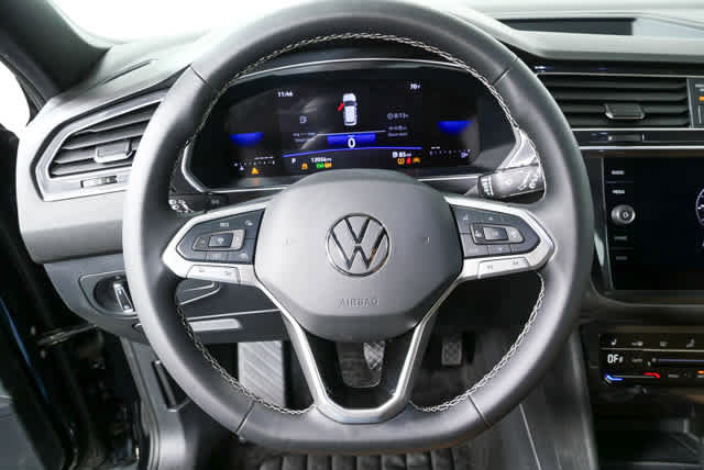 Certified 2024 Volkswagen Tiguan SE FWD image 11