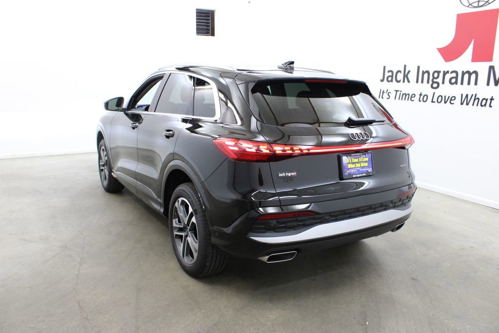 Used 2025 Audi Q5 Premium Plus w/ Premium Plus image 2