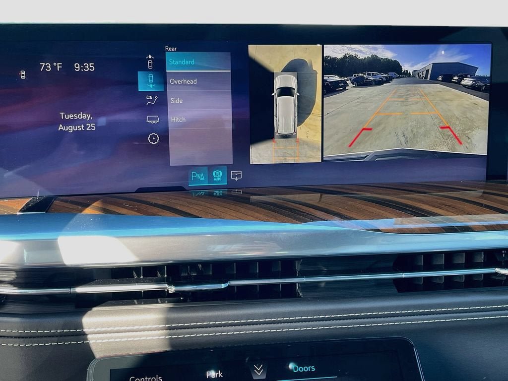 New 2026 Cadillac Escalade Platinum Sport w/ LPO, ONYX Package AWD/4WD image 24
