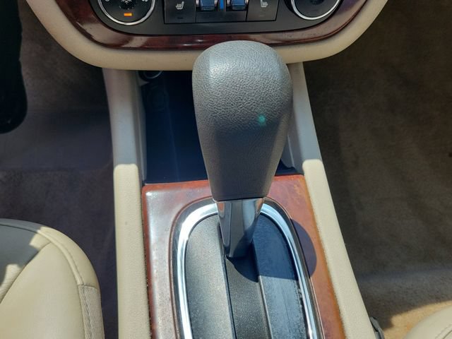 Used 2009 Chevrolet Impala LT w/ Luxury Edition Package FWD image 14
