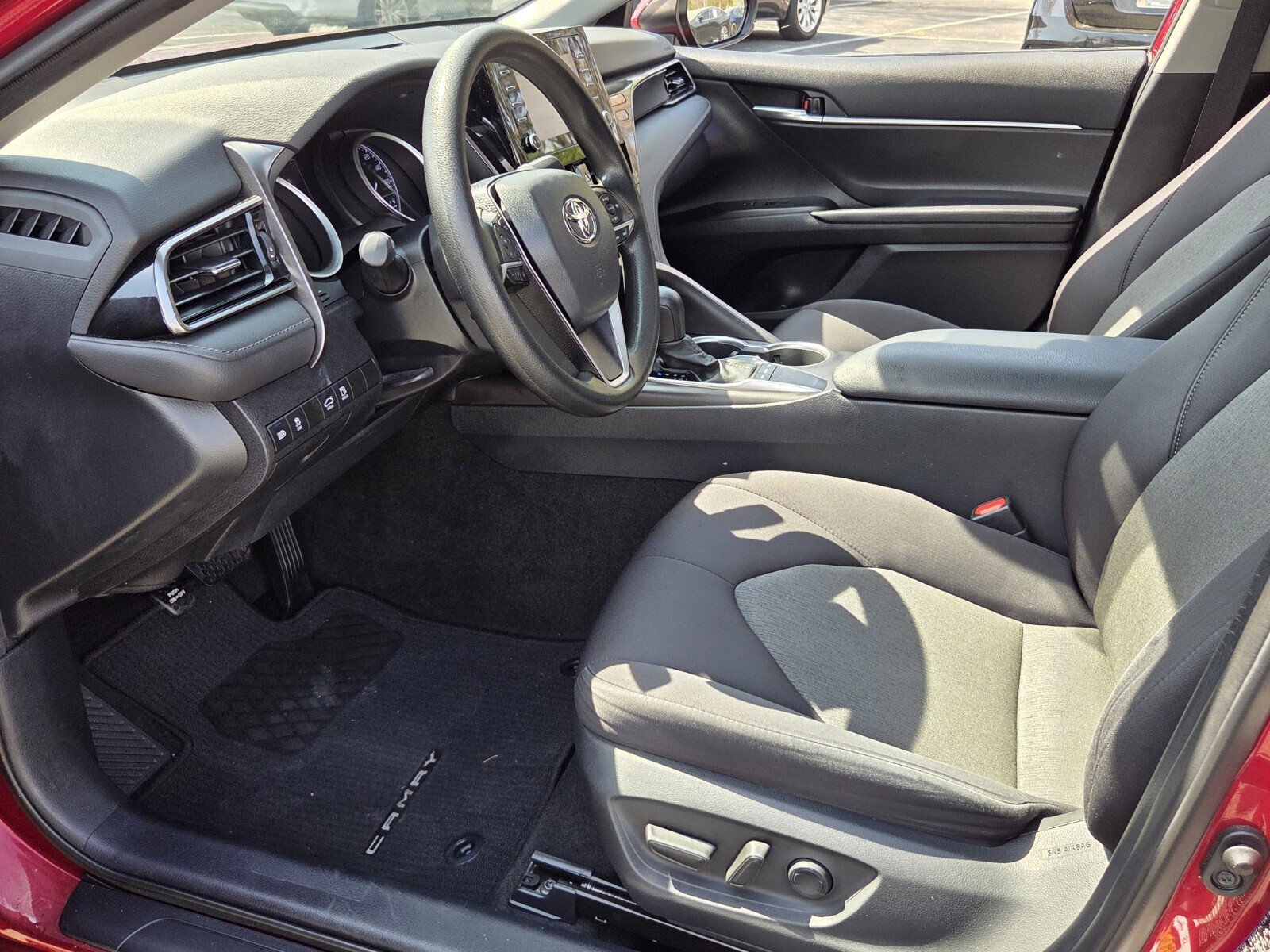 Used 2022 Toyota Camry LE image 14