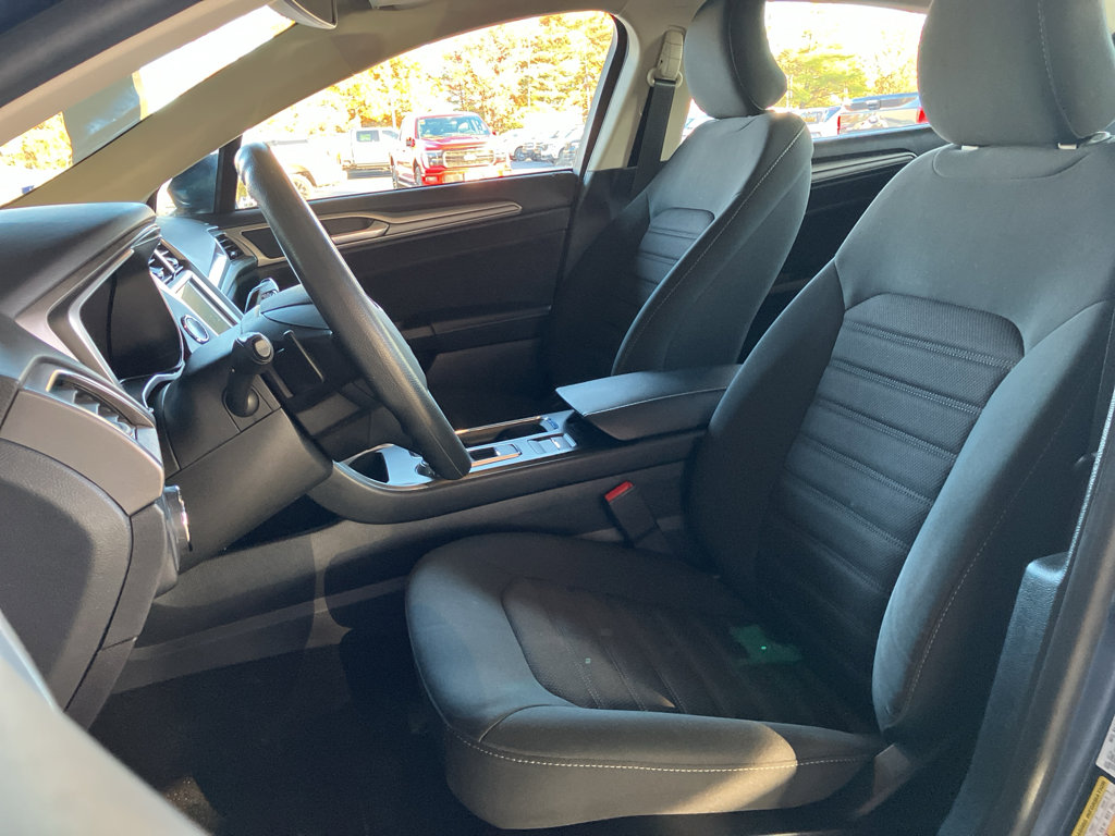 Certified 2019 Ford Fusion SE image 32