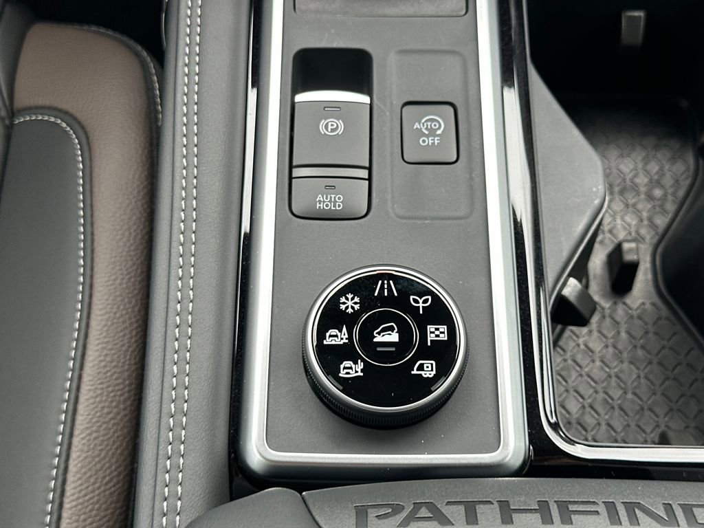 New 2026 Nissan Pathfinder Platinum w/ Cargo Package AWD/4WD image 29