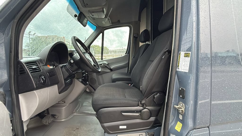 Used 2018 Mercedes-Benz Sprinter 2500 image 32