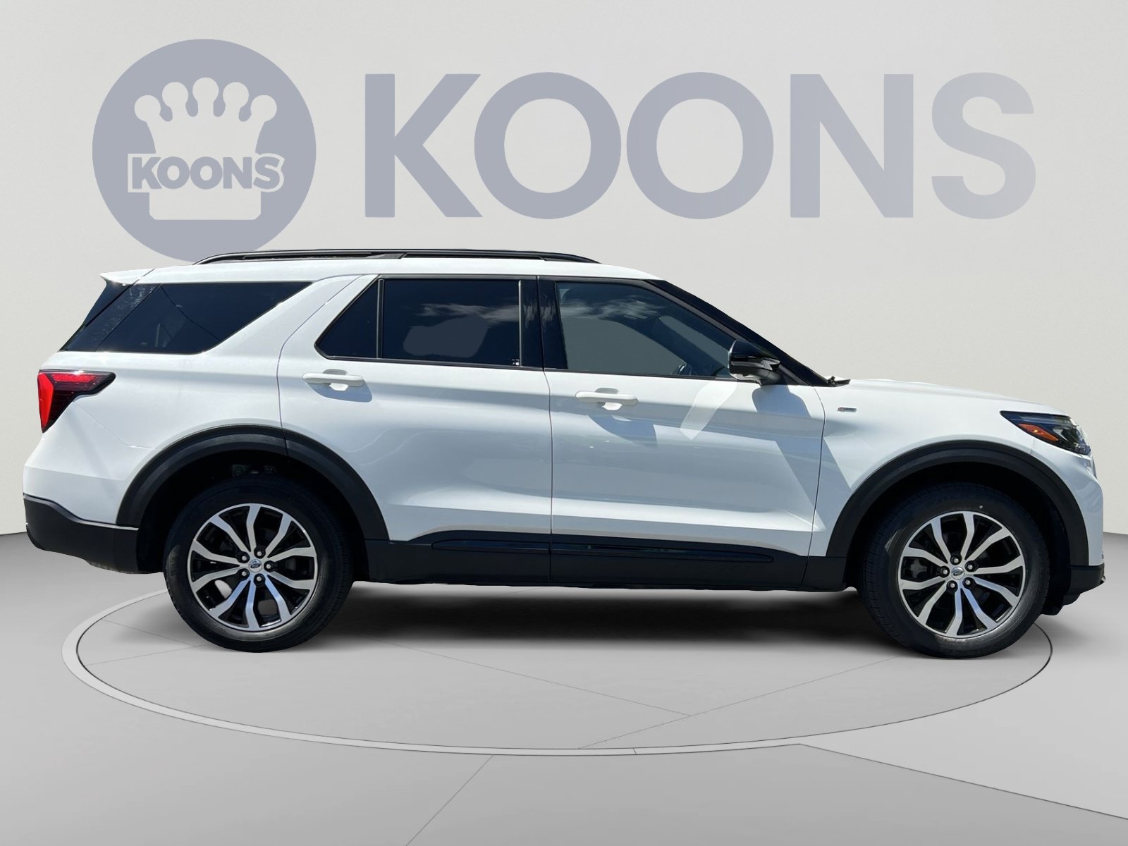 Used 2025 Ford Explorer ST-Line AWD/4WD image 12