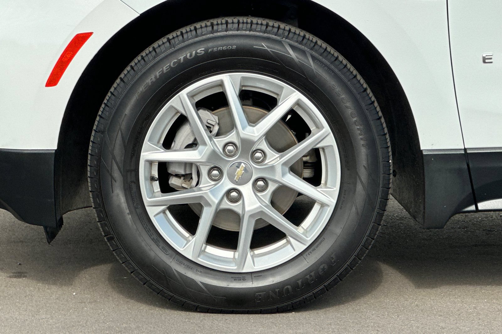 Used 2024 Chevrolet Equinox LT FWD image 36