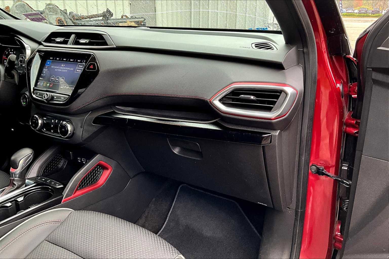 Used 2023 Chevrolet TrailBlazer RS w/ Convenience Package image 35