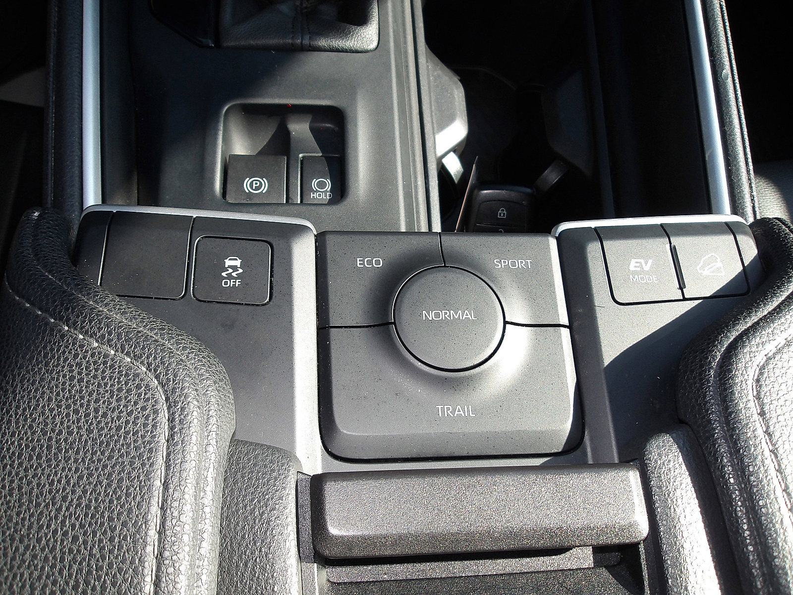 Used 2024 Toyota Grand Highlander AWD Hybrid image 25