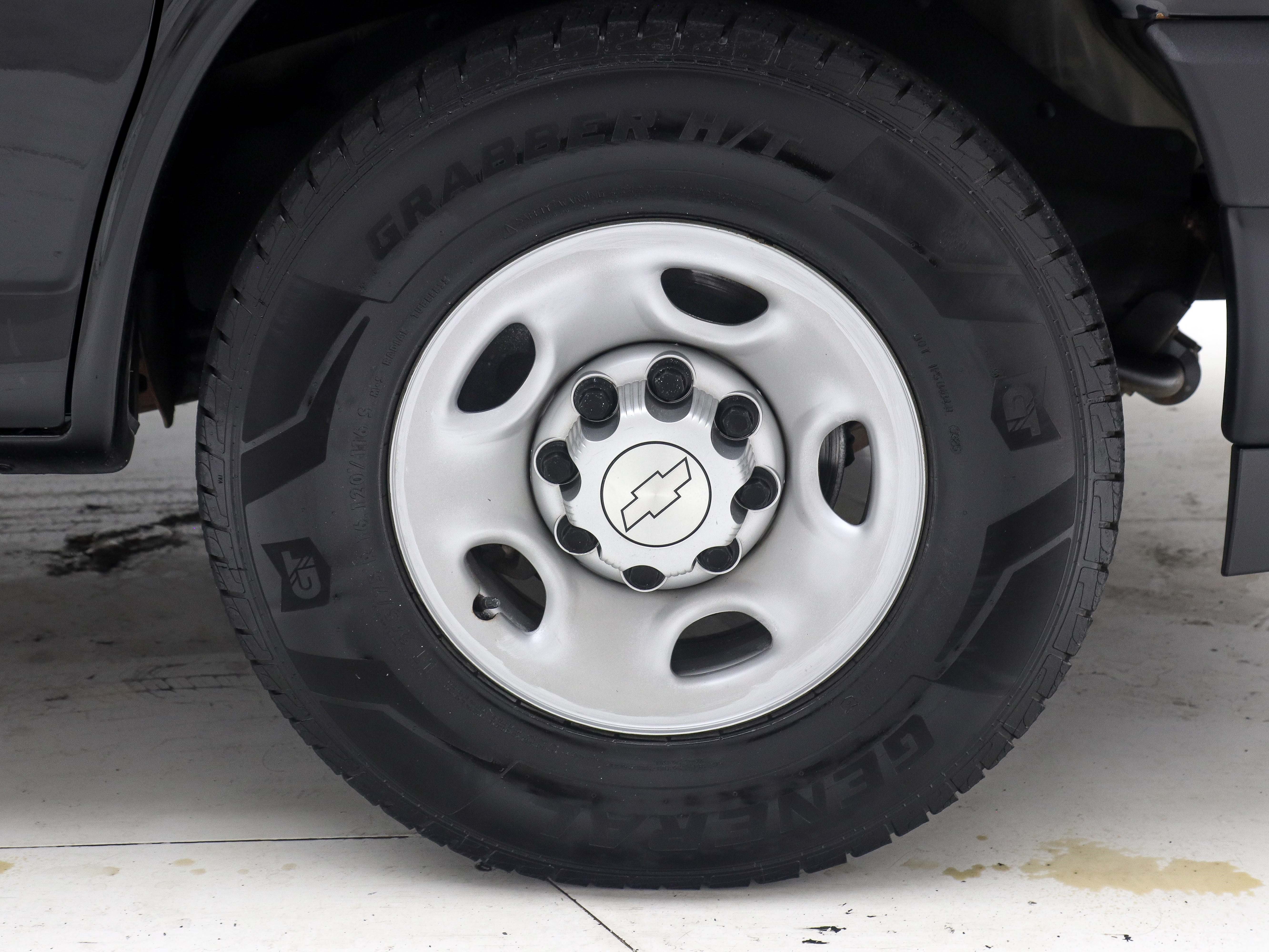 Used 2017 Chevrolet Express 2500 LS RWD image 26