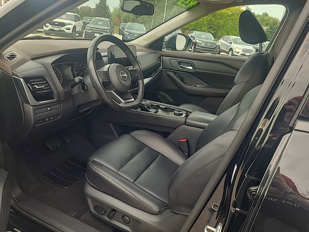 Used 2023 Nissan Rogue SL w/ SL Premium Package image 11