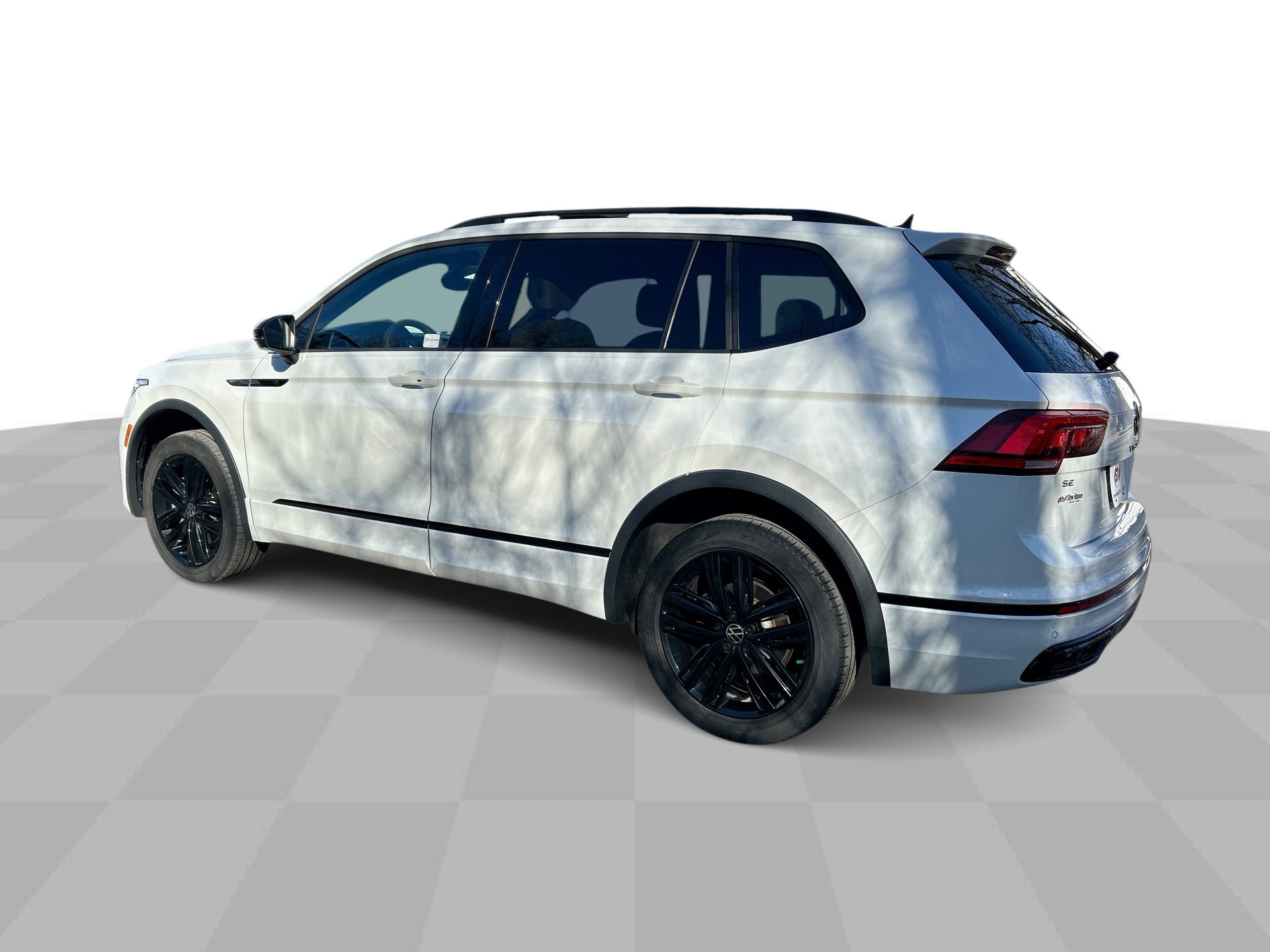 Used 2022 Volkswagen Tiguan SE R-Line image 7