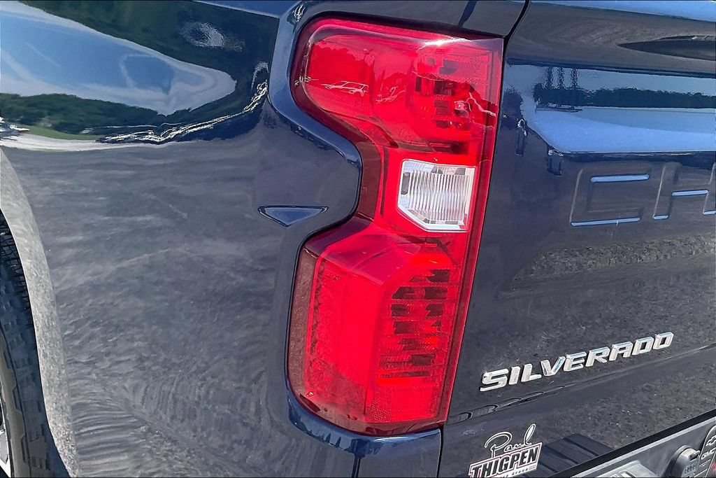Used 2022 Chevrolet Silverado 1500 LT AWD/4WD image 24
