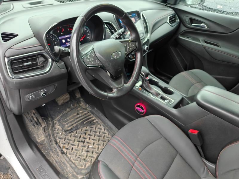 Certified 2022 Chevrolet Equinox RS w/ Infotainment Package AWD/4WD image 8