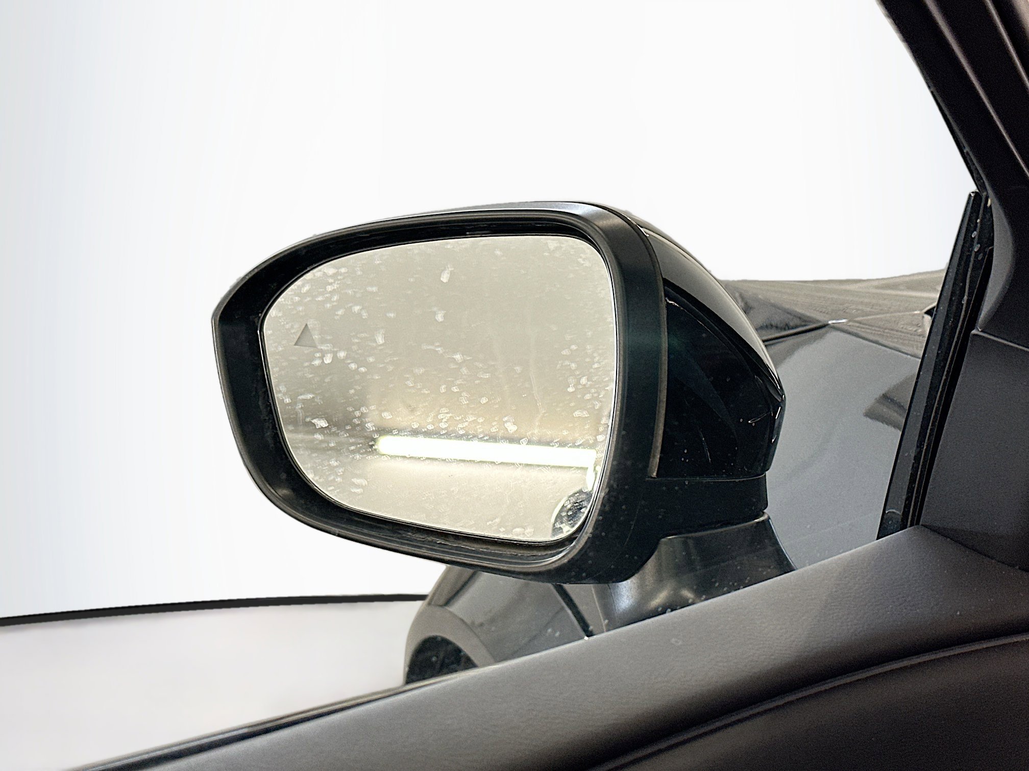 Used 2023 Nissan Ariya AWD image 16