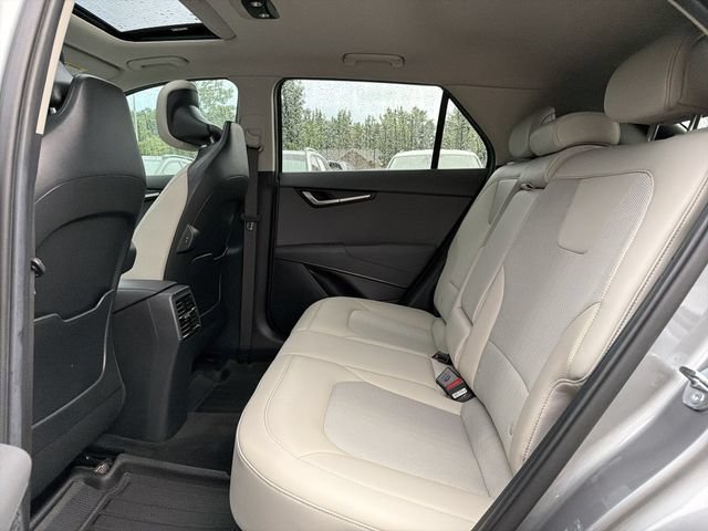 Used 2024 Kia Niro EX Touring FWD image 13