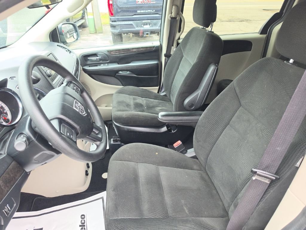Used 2016 Dodge Grand Caravan SE w/ Quick Order Package 29E SE image 17