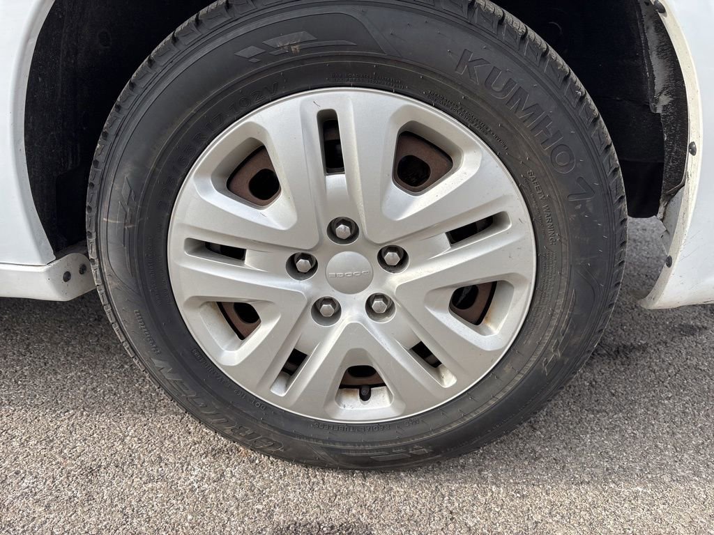 Used 2018 Dodge Grand Caravan SE w/ UConnect Hands-Free Group image 5