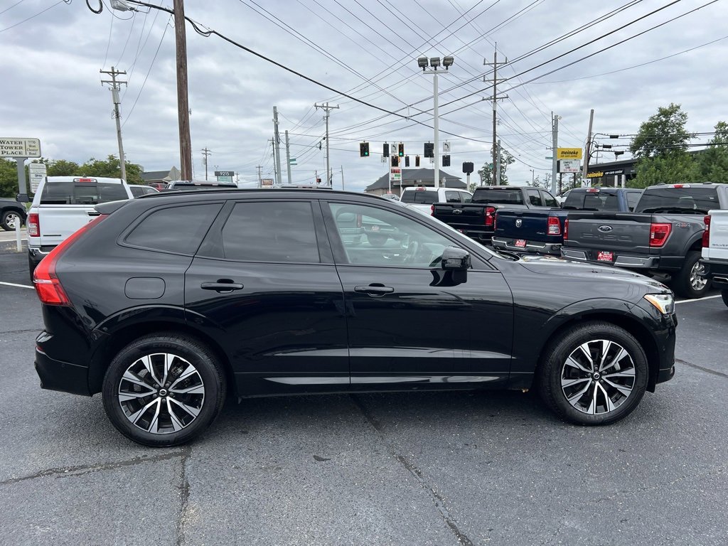 Used 2023 Volvo XC60 B5 Plus image 5