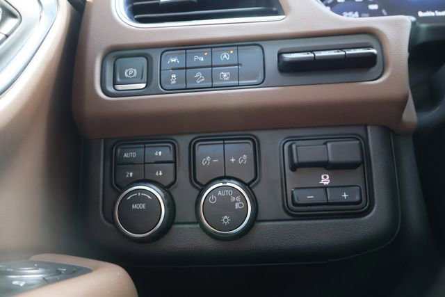 Used 2023 Chevrolet Suburban High Country w/ Max Trailering Package image 21