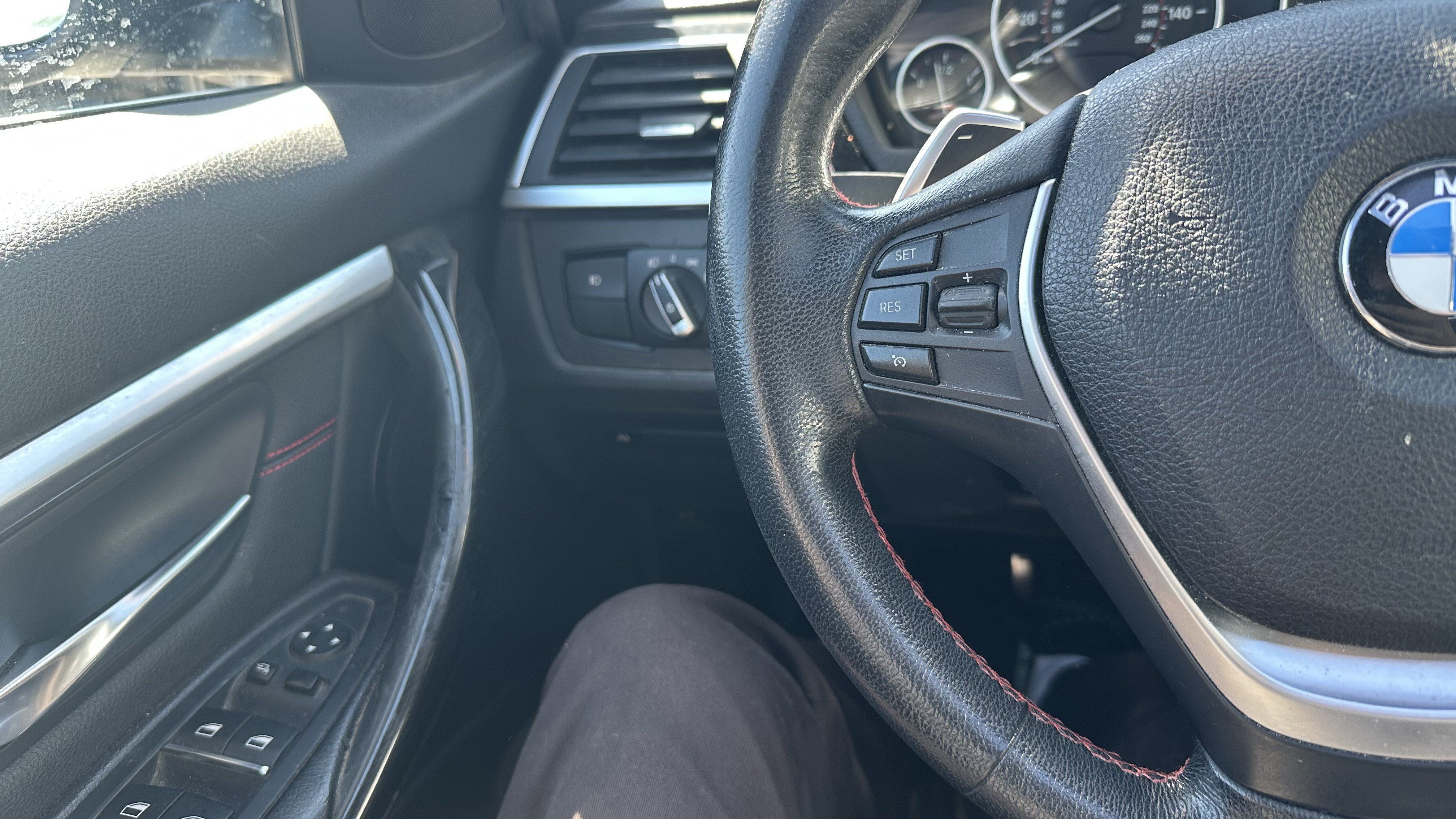 Used 2018 BMW 330i xDrive Sedan w/ Convenience Package AWD/4WD image 20