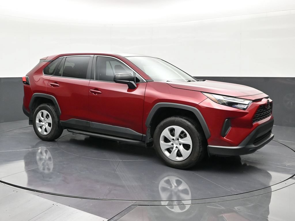 Used 2024 Toyota RAV4 LE FWD image 7