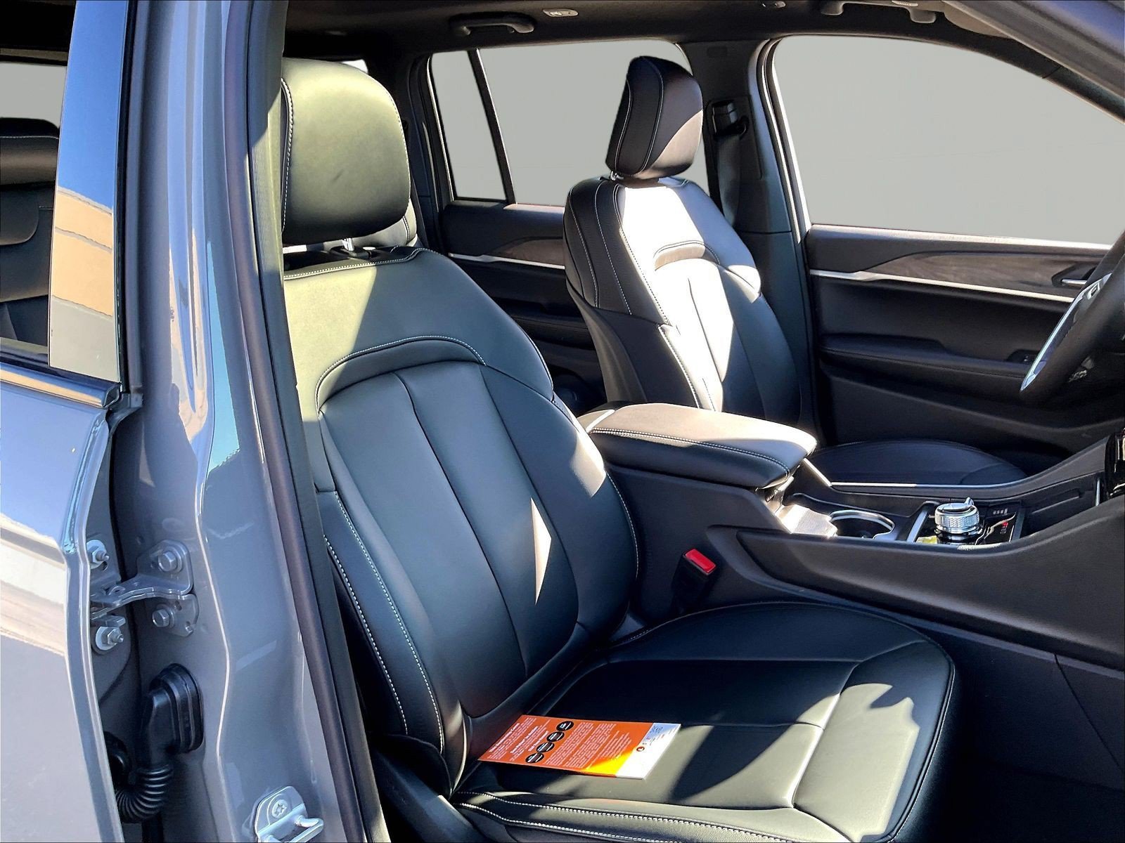 New 2027 Jeep Grand Cherokee Limited AWD/4WD image 18