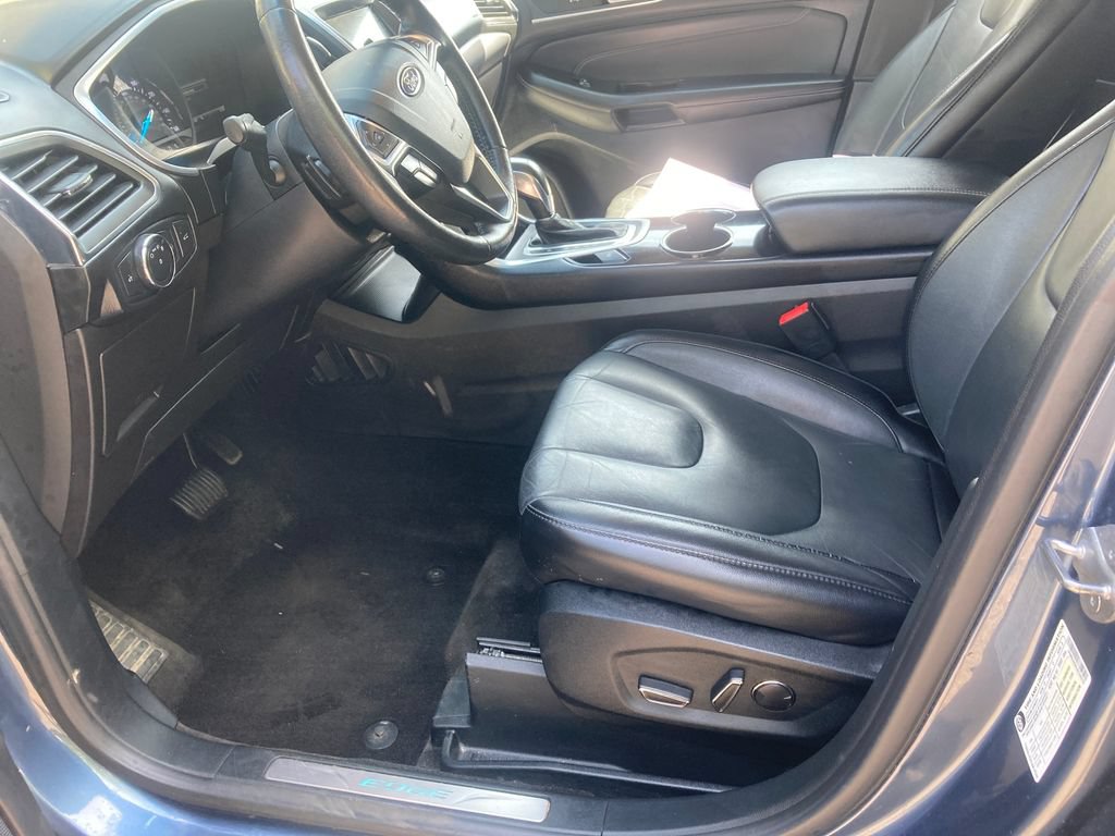 Used 2018 Ford Edge Titanium w/ Cold Weather Package AWD/4WD image 11