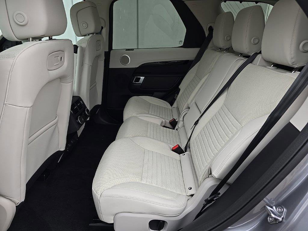 Certified 2025 Land Rover Discovery S AWD/4WD image 8