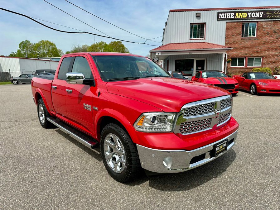 Used 2018 RAM 1500 Laramie w/ Convenience Group AWD/4WD image 3