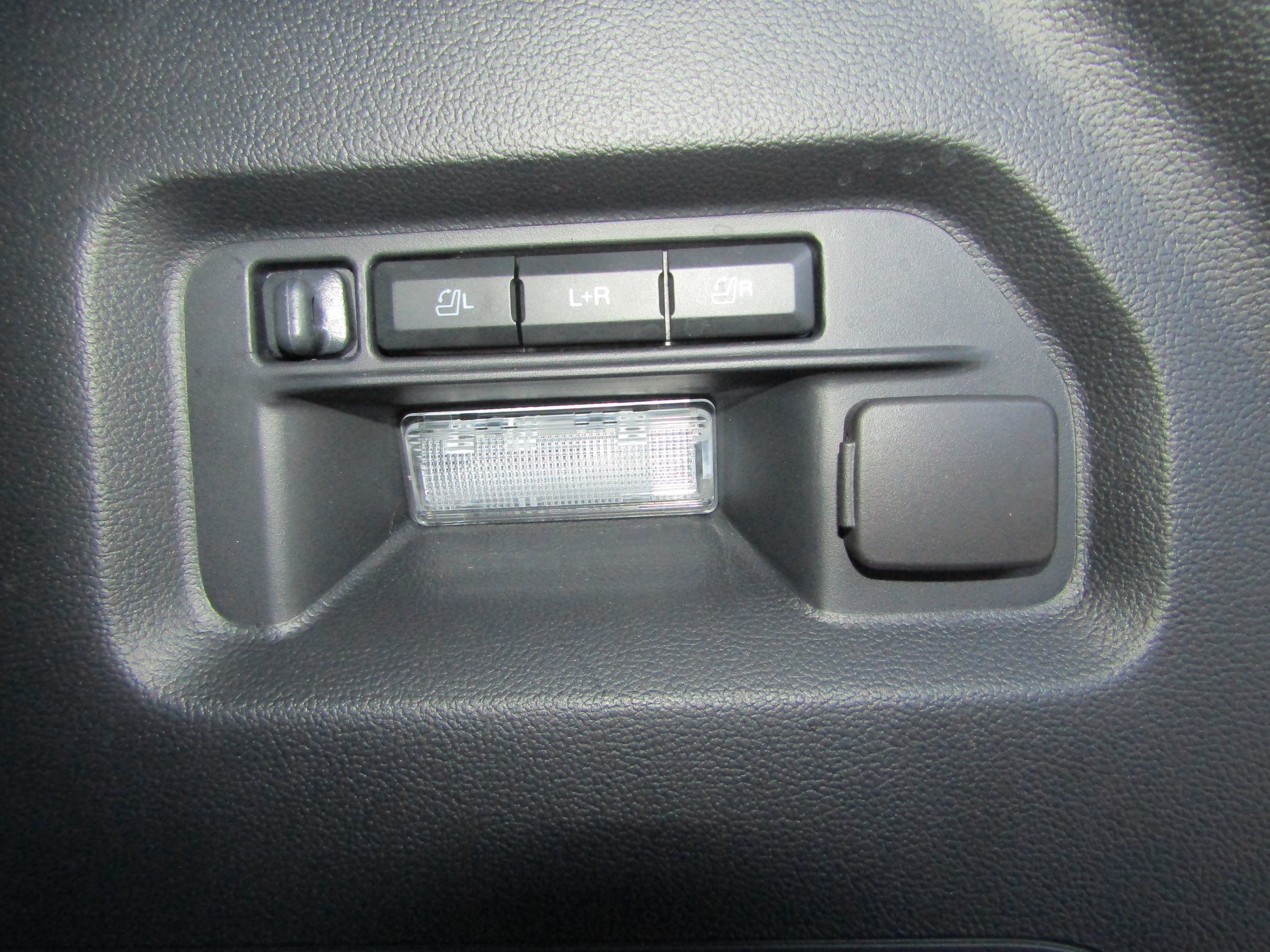 Used 2025 Ford Explorer ST w/ Sun And Sound Package AWD/4WD image 26