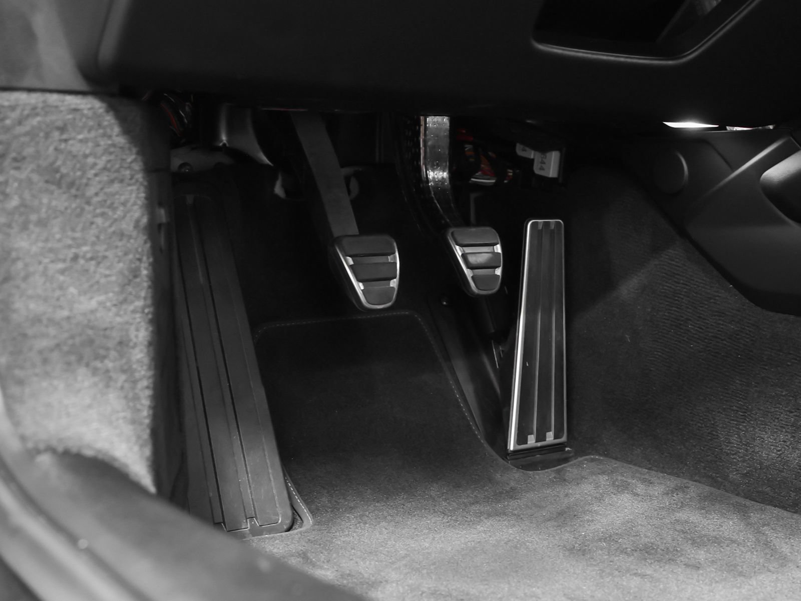 Certified 2024 Porsche 911 Carrera T RWD image 37