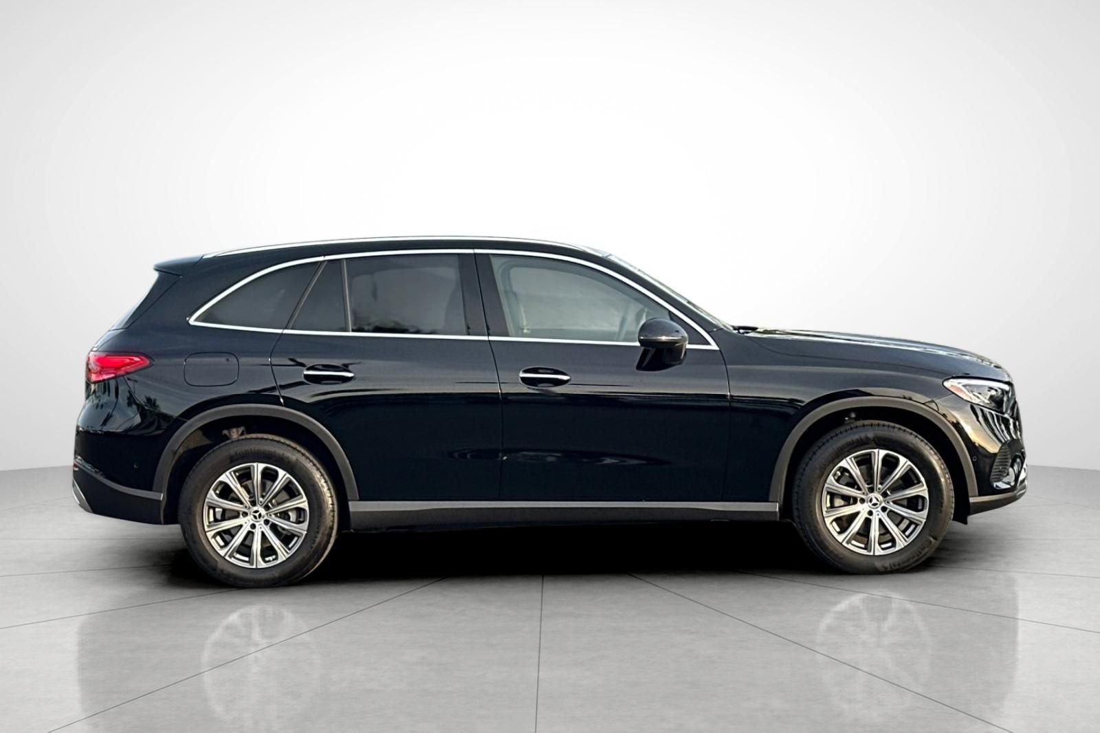 Certified 2025 Mercedes-Benz GLC 300 4MATIC image 24